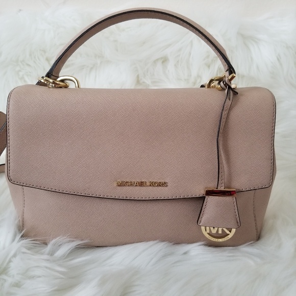 Michael Kors Handbags - Michael Kors Purse